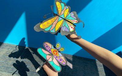 Comment faire des jolis papillons volants ? – Activité manuelle
