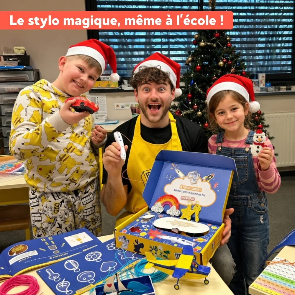Un adulte et deux enfants découvrent Pen’Up 3D